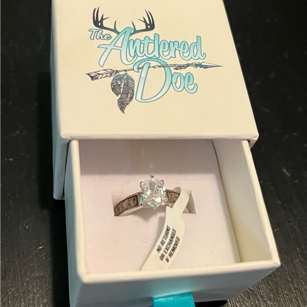 engagement style ring